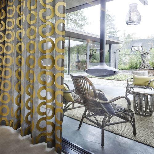 Гардинная занавеска c геометрическим рисунком - ROSELLE   - KOBE INTERIOR FABRICS - из полиэстера / жаккардовая / полупрозрачная
