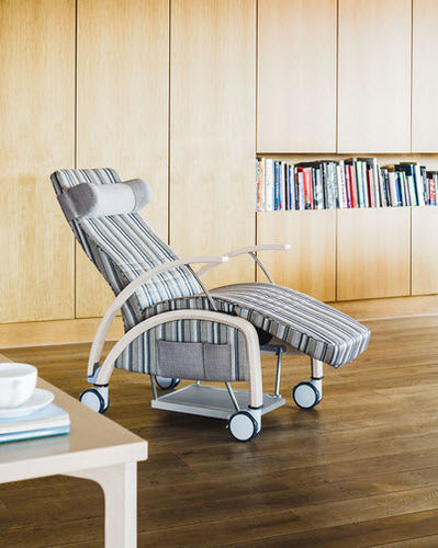 Медицинское кресло из ткани - TORRAS 8000/V - Brunner GmbH - из дерева / наклонное / на роликах