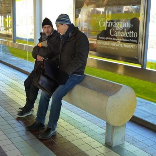 Современная общественная скамейка - STANDING TUBE - URBASTYLE - из бетона