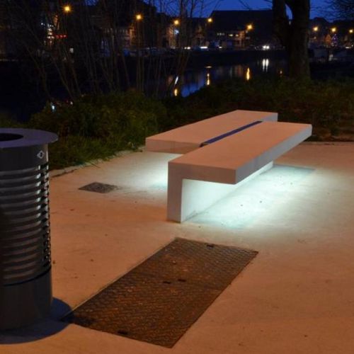 Современная общественная скамейка - LED-LINE - URBASTYLE - из бетона / с подсветкой