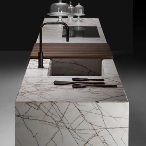 Современная кухня островного типа из мрамора - KU45 STRIP - Key cucine - из лакированного металла / дерево / из орехового дерева