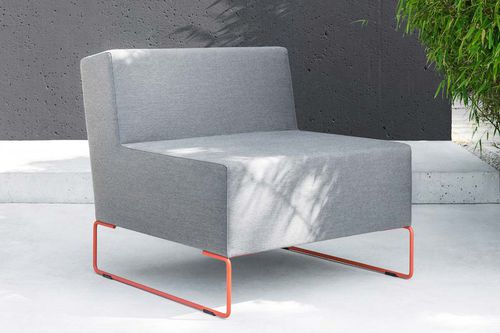 Современное низкое кресло - JAMMY - april furniture - из ткани / устойчивое к погодным катаклизмам / устойчивое к УФ-лучам