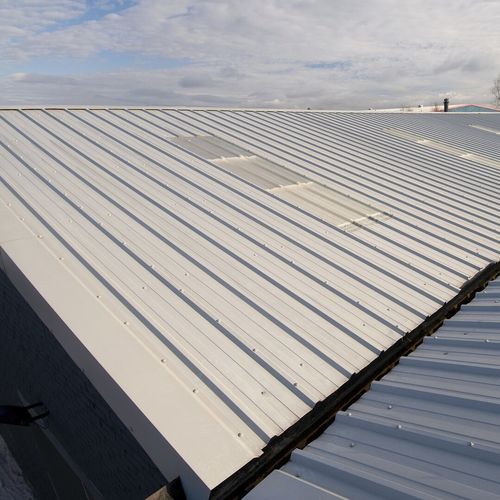 Панельная облицовка фасада - COLORCOAT® GP - TATA STEEL - из стали / вертикальная / из долговечных материалов