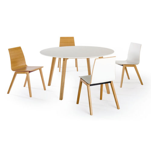 Современный стол для собраний - TABLE.H - König Neurath - из цельной древесины / круглый / для офиса