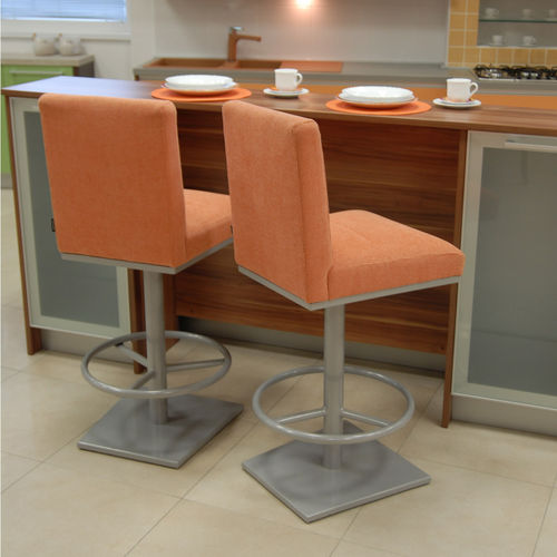 Современный барный стул - JERGY  - KODRETA furniture, s.r.o. - для интерьера / из ткани / из кожи
