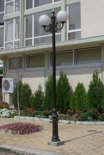 Городской фонарный столб - VILLA-2 - KRONEMAG MILLENIUM srl - классический / из чугуна / другие источники