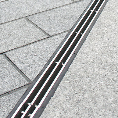 Лоток канализации с решеткой - Brickslot ST - ACO Building Drainage - с боковой прорезью / из нержавеющей стали / из гальванизированной стали