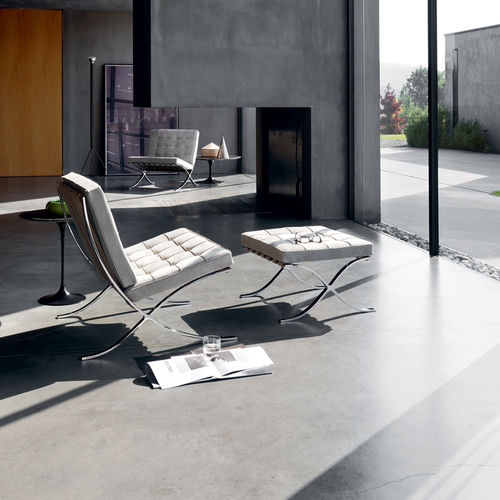 Низкое кресло дизайн Баухаус - Barcelona® - Knoll international - из кожи / из хромированной стали / с опорой для ступней