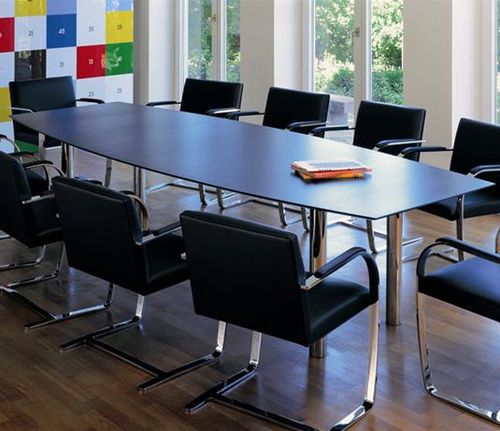 Современный стол для конференций - Knoll international - из фанерованной древесины / из дуба / из бука
