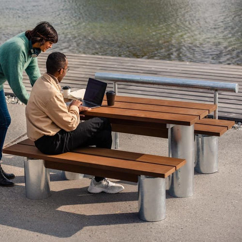 Современный стол - PLINTH  - Vestre - из дерева / с основанием из оцинкованной стали / прямоугольный