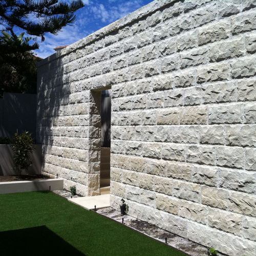 Облицовка фасада из натурального камня - BATEIG FANTASIA - BATEIG NATURAL STONE - естественная отделка / декоративная / бежевая