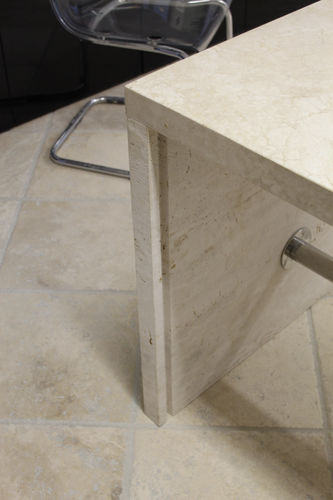 Современный стол - Arredo di Pietra srl - из натурального камня / из травертина / с основанием из натурального камня
