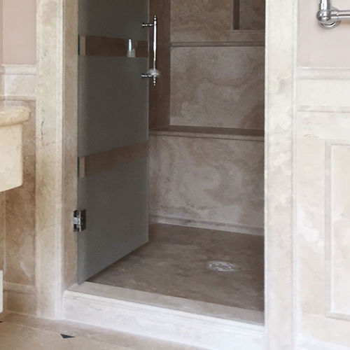 Фиксированное сиденье для душа - Arredo di Pietra srl - из травертина / для бытового использования / для гостиницы