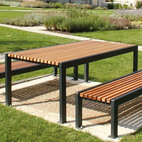 Современный стол - CINÉO  - univers & cité | mobilier urbain - из дерева / из стали / с основанием из стали