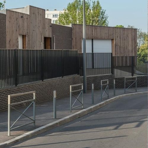Защитный барьер - ALLIAGE - univers & cité | mobilier urbain - неподвижный / из стали / из нержавеющей стали