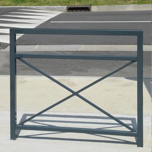 Защитный барьер - ZÉO - univers & cité | mobilier urbain - неподвижный / из стали / для общественных мест