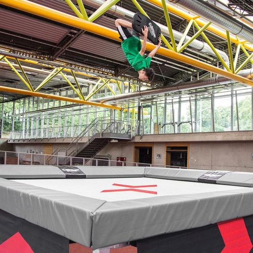 Гимнастический батут - FIVESQUARE 5² - Eurotramp Trampoline Kurt Hack GmbH - прямоугольный / для профессионального использования / для интерьера