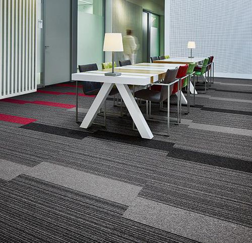 Тафтинговое ковровое покрытие - TESSERA PLANK - Forbo Flooring Systems - из полиамида / для сектора услуг / однотонное
