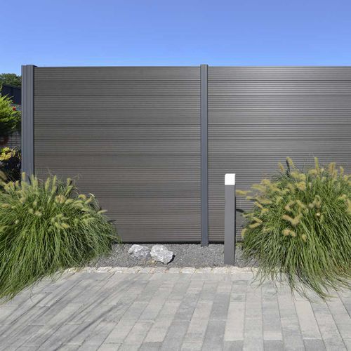 Забор с пластинками - UNIVERSAL SLAT - NATURinFORM GmbH - садовый / из композитной древесины / современный