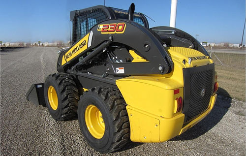 Компактный погрузчик с 4 ведущими колесами - L230  - New Holland Construction