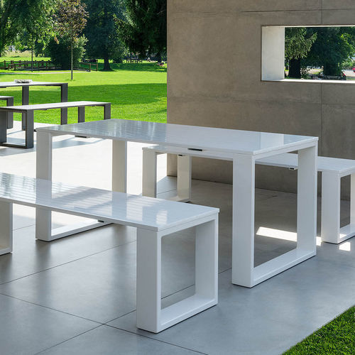 Современный стол - URANO DINNER - Crema Outdoor S.r.l. - алюминий / из нержавеющей стали / с основанием из алюминия