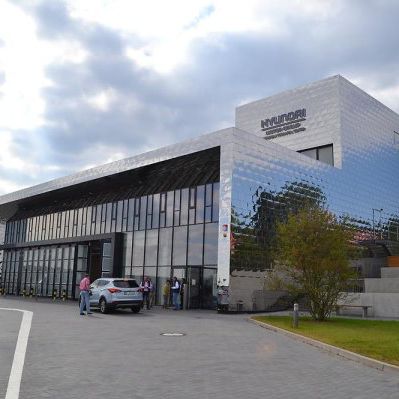 Панельная облицовка фасада - HYUNDAI TESTCENTER, NÜRBURGRING - Design Factory cmb - из нержавеющей стали / отражающая