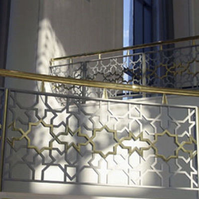 Ограждение из латуни - CONGRESS HALL, TASCHKENT-USBEKISTAN - Design Factory cmb - с панелями / для интерьера / для лестниц
