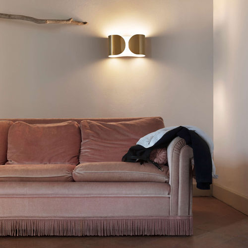 Современный настенный светильник - FOGLIO - FLOS - для интерьера / из окрашенного металла / изогнутый