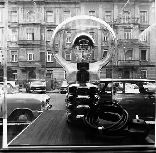 Настольная лампа - BULB - INGO MAURER - из металла / из дутого стекла / из кристалла