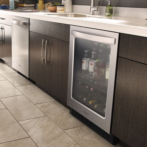 Шкаф для напитков для бытового использования - WUB50X24HZ - Whirlpool - под столешницу / вертикальный / встроенное освещение