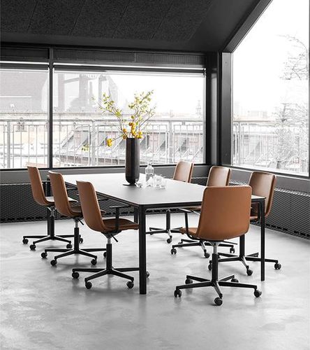 Современный стол для конференций - MESA  - Fredericia Furniture - из ламината / из линолеума / с основанием из крашеного алюминия