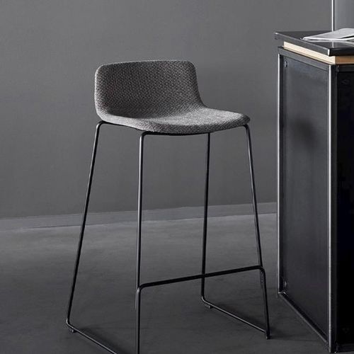 Современный барный табурет - PATO - Fredericia Furniture - из кожи / из ткани / из полипропилена