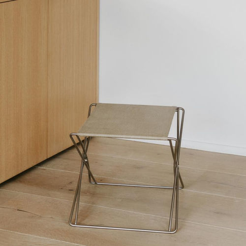 Современный табурет - JG  - Fredericia Furniture - из кожи / из полотна / с основанием из стали