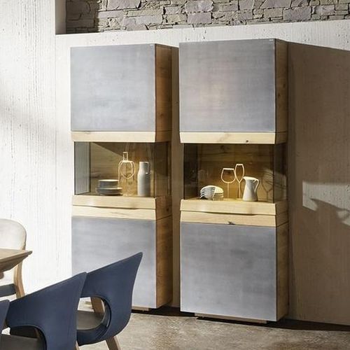 Современный стеклянный шкаф - V-Organo OV64A series - Voglauer Möbelwerk Gschwandtner & Zwilling GmbH & Co. KG - из дуба / из железа / со встроенным освещением