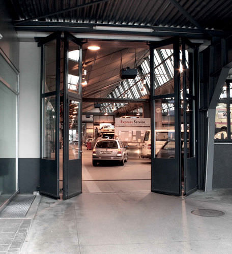 Автоматическая система для складной двери - Drive mechanisms for sliding/folding doors  - Gilgen Door Systems AG 