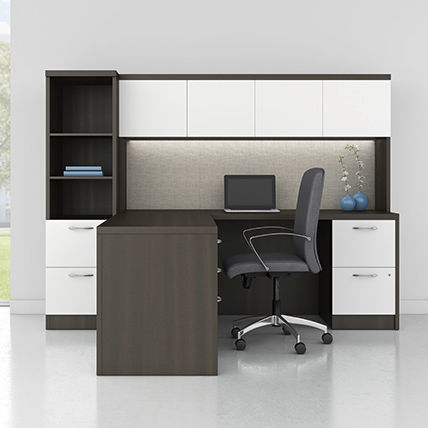 Рабочий стол для офисов открытого типа - MODERN ENHANCED - Office Furniture Group - современный / из дерева / угловой