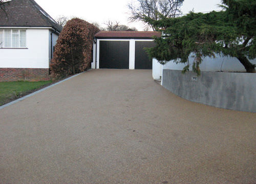 Напольное покрытие из полимера - RONADECK BONDED SURFACING - Ronacrete Limited - для улицы / для сектора услуг / текстурированное