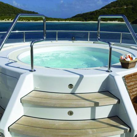 Бассейн чаша - YACHT - COMPASS Pools - для наружного применения / заглубленный / из керамики